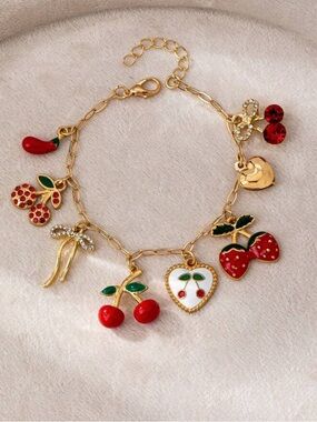 Cherry Bracelet M1822